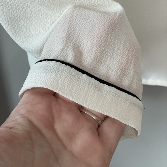 Wayf semi sheer Pajama style button front blouse size medium - Picture 3 of 7